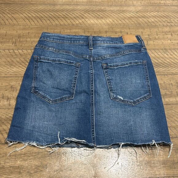Aeropostale high-rise denim skirt. Size 4. Stretch. Distressed Jean skirt - Picture 6 of 10